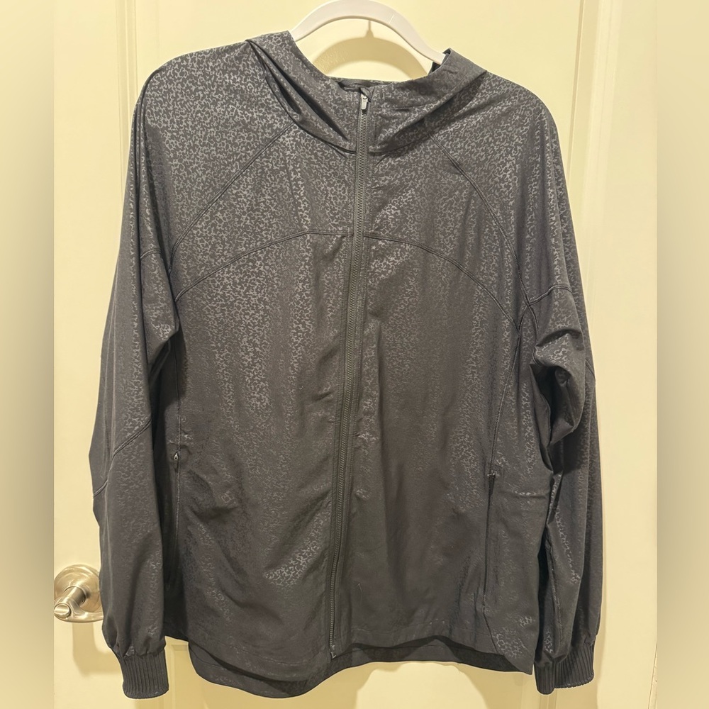 Athleta Black with subtle pattern  Hooded Jacket size XL